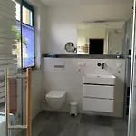 Behagliches Reetdachhaus Eibe 1 펜션 *