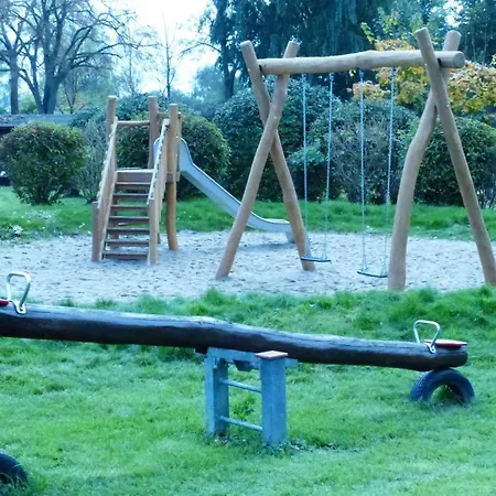 펜션 Behagliches Reetdachhaus Eibe 1 *