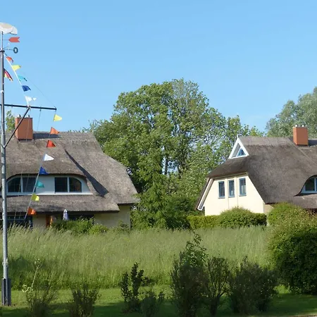 펜션 Behagliches Reetdachhaus Eibe 1 *