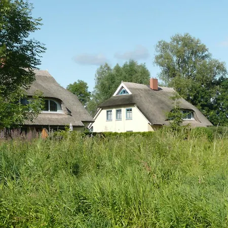 펜션 Behagliches Reetdachhaus Eibe 1 *