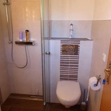 펜션 Behagliches Reetdachhaus Eibe 1