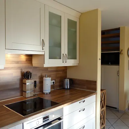 Behagliches Reetdachhaus Eibe 1 *