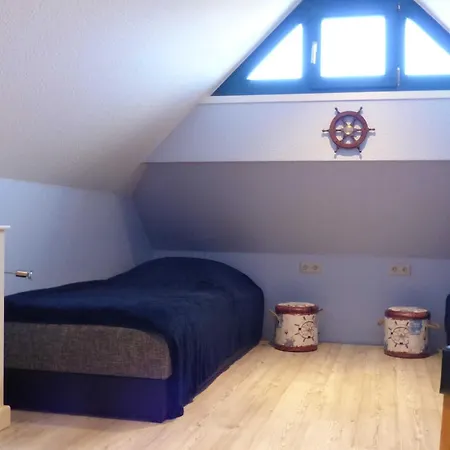 Behagliches Reetdachhaus Eibe 1 펜션