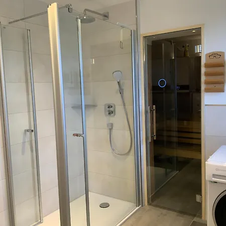 Behagliches Reetdachhaus Eibe 1 Puddemin