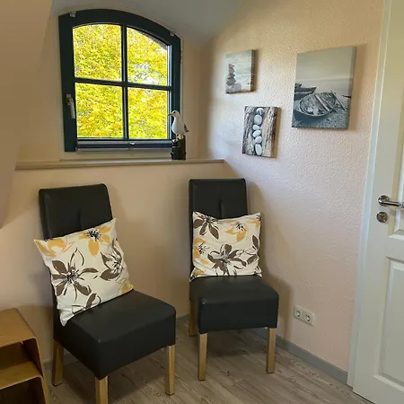 Holiday home Behagliches Reetdachhaus Eibe 1