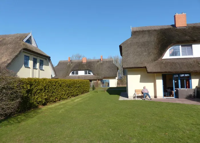 別荘 Behagliches Reetdachhaus Eibe 1