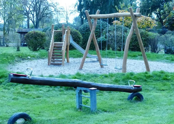 別荘 Behagliches Reetdachhaus Eibe 1 *